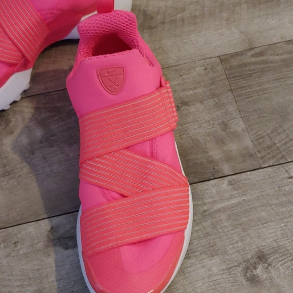 Nike Shoes - NIKE Zoom womens sz 10 🔥 🔥 🔥